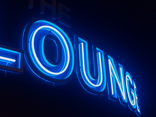 airborne-signs-lounge-illuminated-signage