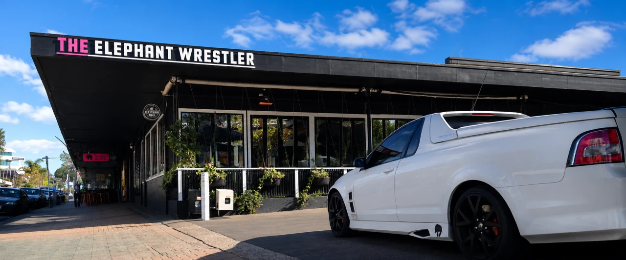 TEW Exterior 3D Sign and Vehicle 1920 px